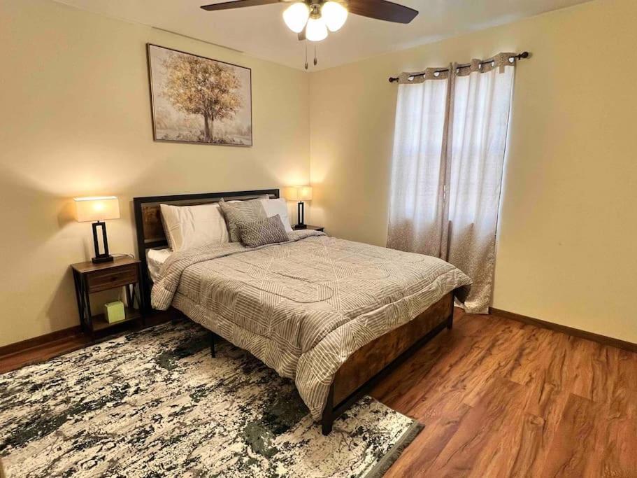 Beautiful 2Br Apartment. Black-Out Curtains ピオリア エクステリア 写真